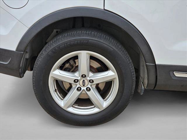 Certified 2019 Ford Explorer XLT w/ Equipment Group 201A image 18