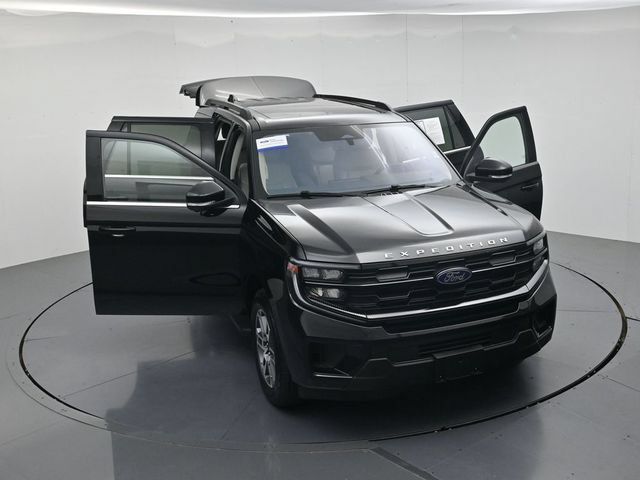 Certified 2025 Ford Expedition Active AWD/4WD image 52