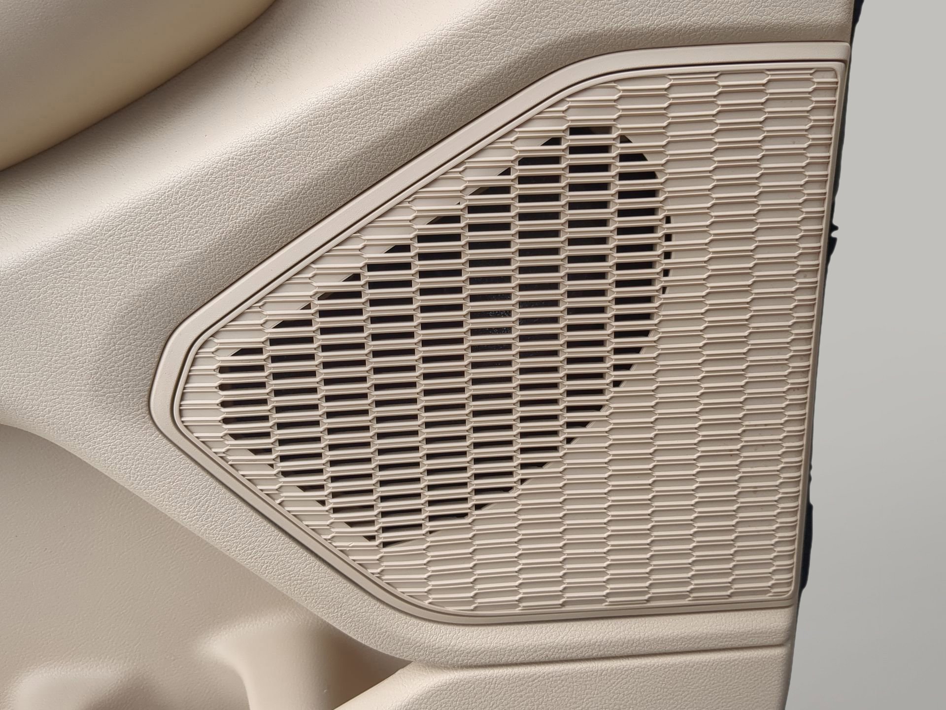 Used 2024 Jeep Grand Cherokee L Limited image 49