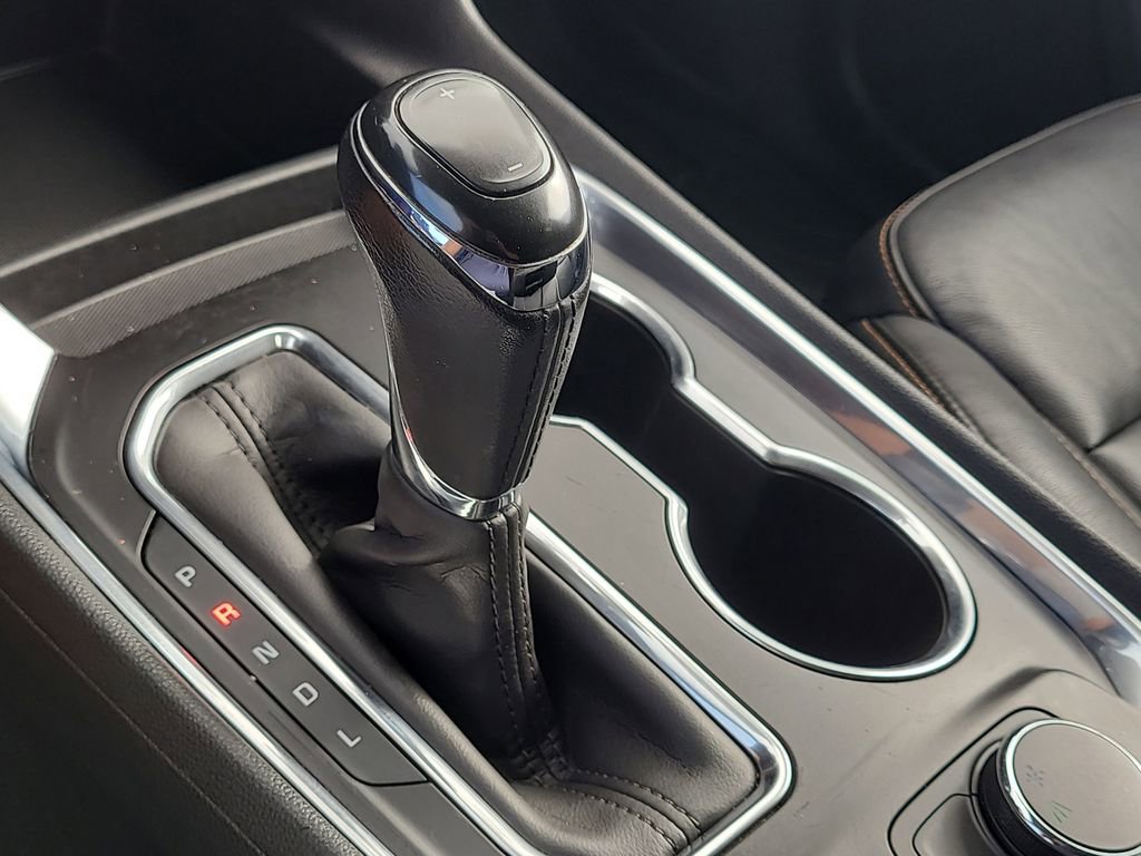 Used 2019 Chevrolet Traverse LT FWD image 25