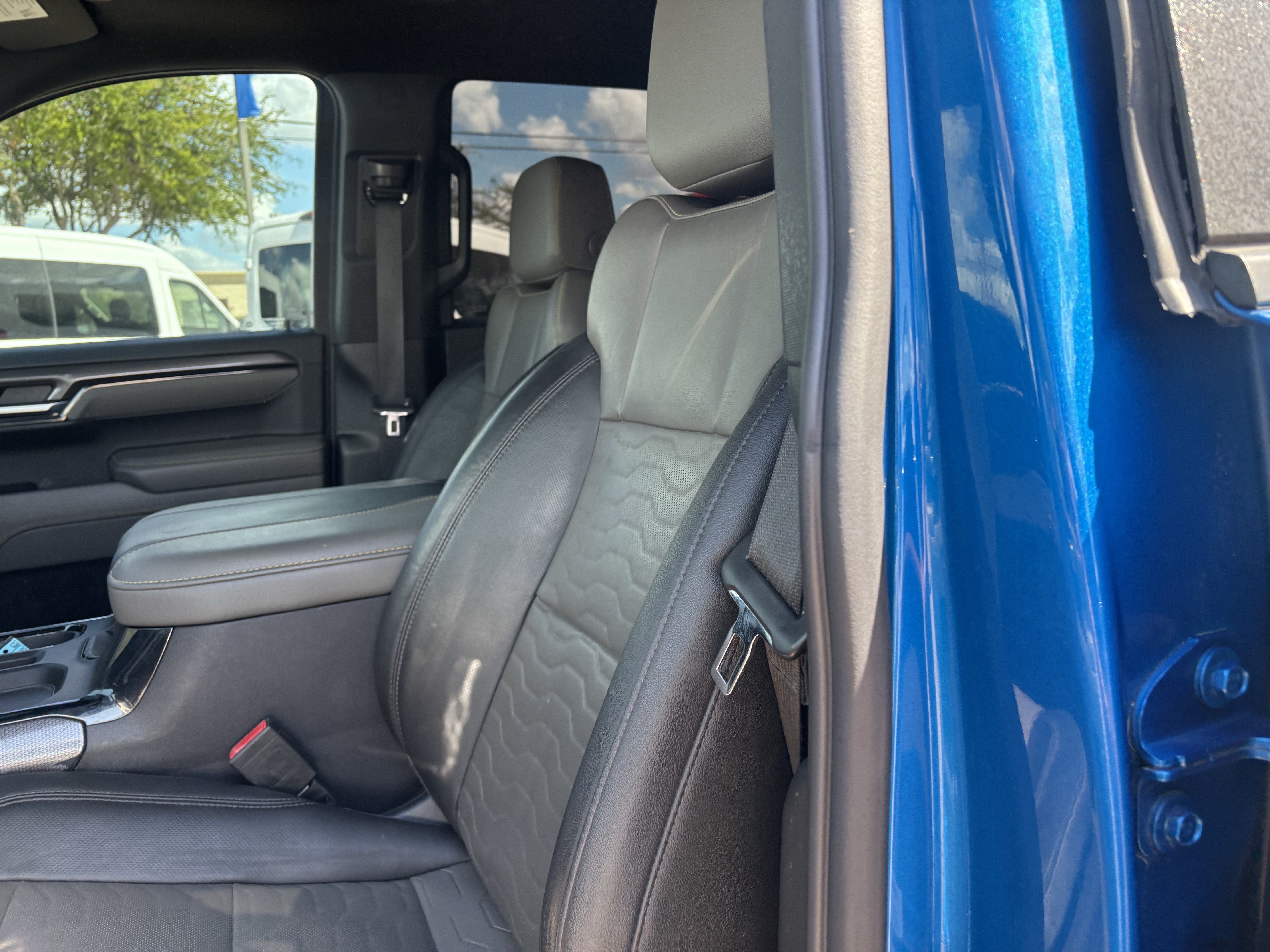 Used 2023 Chevrolet Silverado 1500 ZR2 w/ Technology Package AWD/4WD image 11