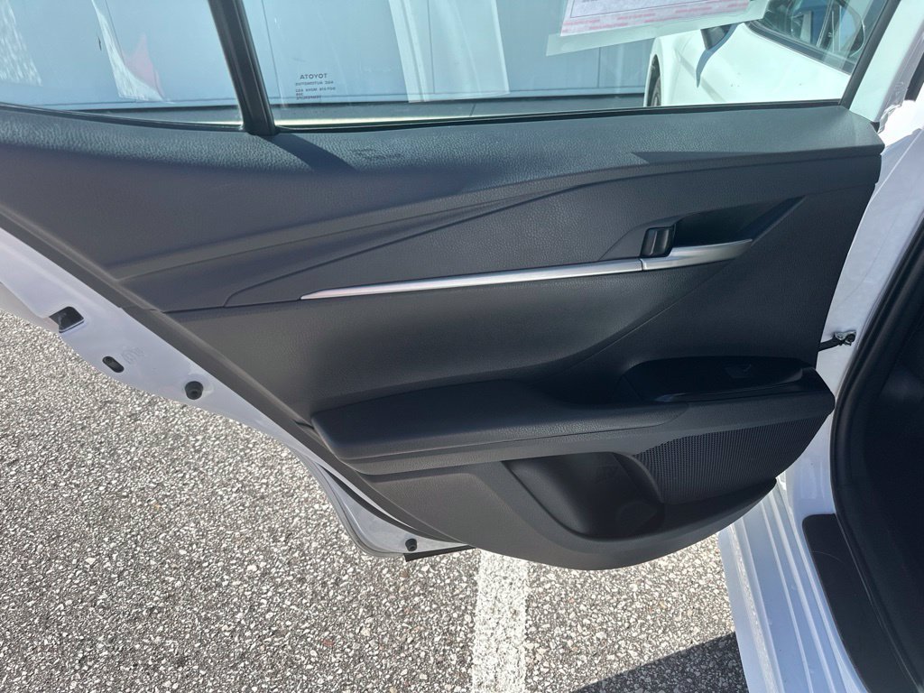 Used 2025 Toyota Camry SE FWD image 17