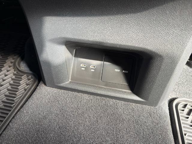 Used 2023 Volkswagen Atlas Cross Sport SE image 15