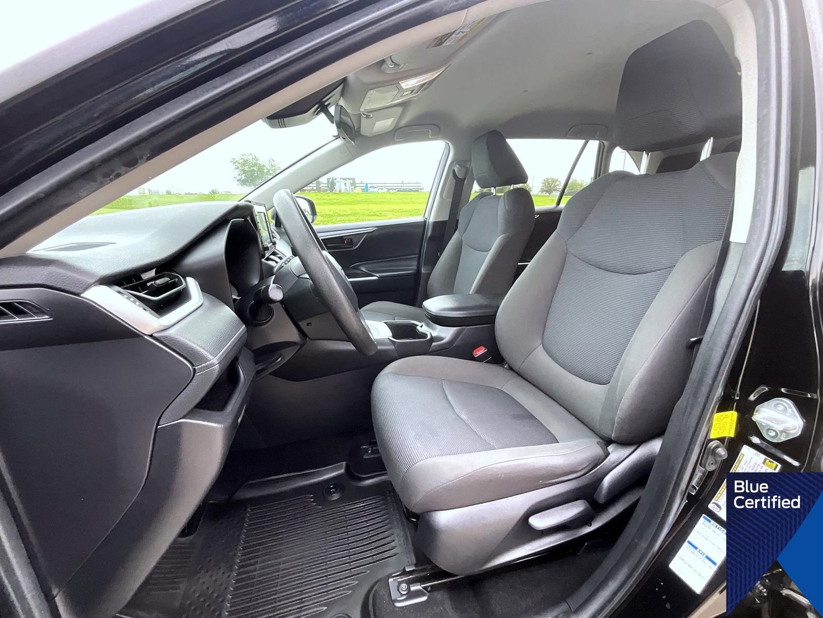 Used 2022 Toyota RAV4 LE AWD/4WD image 10