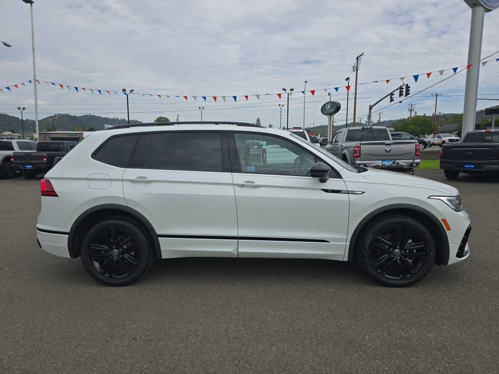 Used 2022 Volkswagen Tiguan SE R-Line FWD image 6