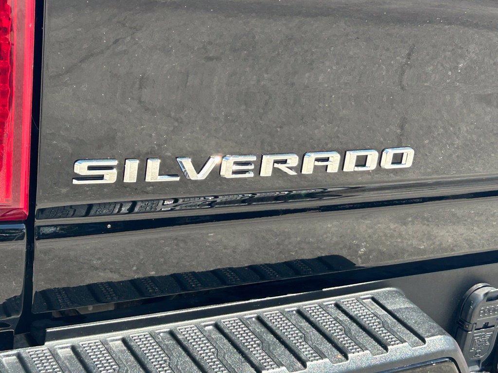 Used 2023 Chevrolet Silverado 2500 Custom w/ Custom Value Package AWD/4WD image 24