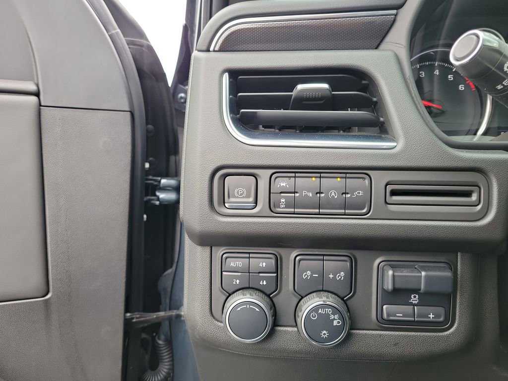 Used 2021 Chevrolet Tahoe RST w/ Luxury Package image 21