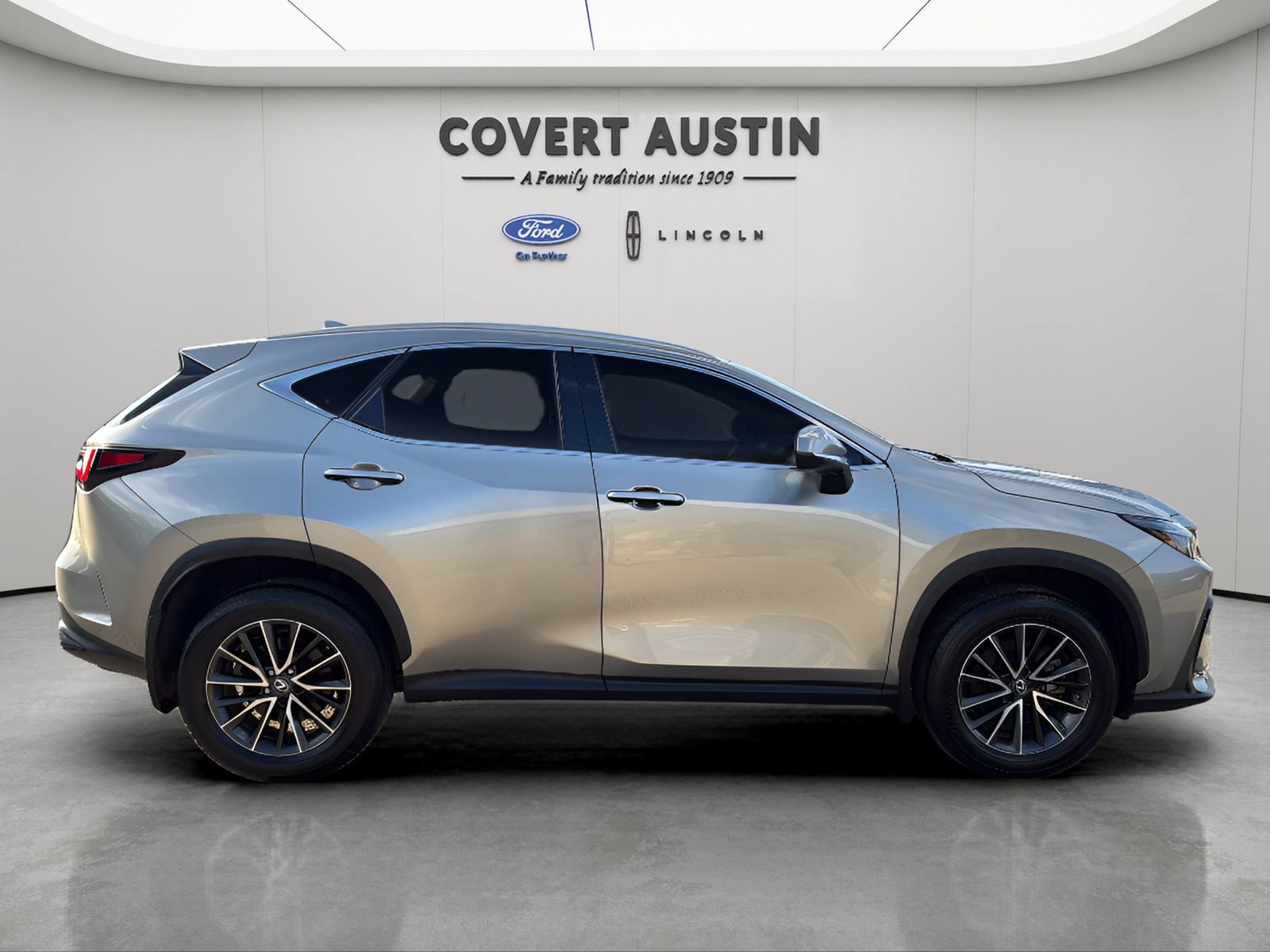 Used 2022 Lexus NX 250 FWD w/ Towing Package (2000 Lbs) image 7