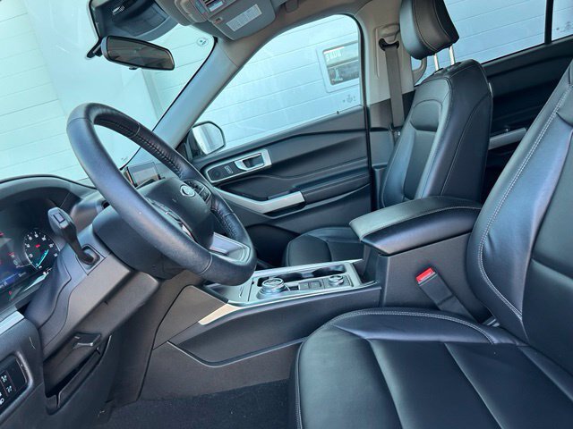Certified 2023 Ford Explorer XLT w/ Equipment Group 202A AWD/4WD image 8
