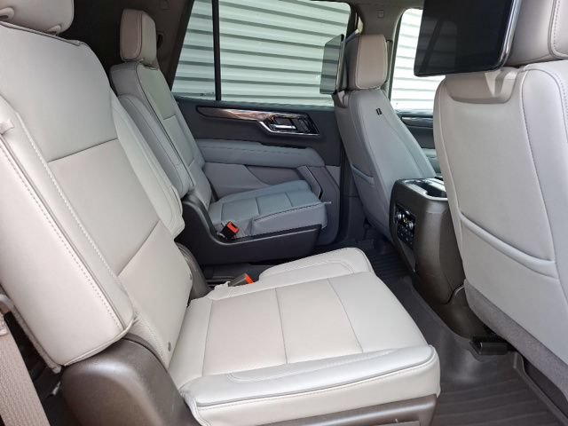 Used 2026 GMC Yukon Elevation w/ Elevation Premium Package AWD/4WD image 37