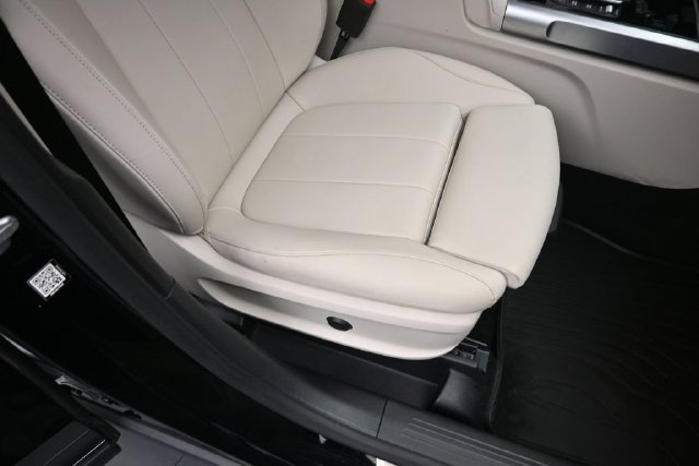 Used 2023 Mercedes-Benz GLB 250 4MATIC image 32
