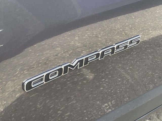 Used 2024 Jeep Compass Latitude AWD/4WD image 11