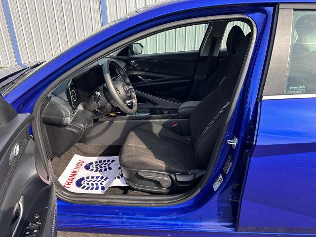 Used 2025 Hyundai Elantra SEL FWD image 12