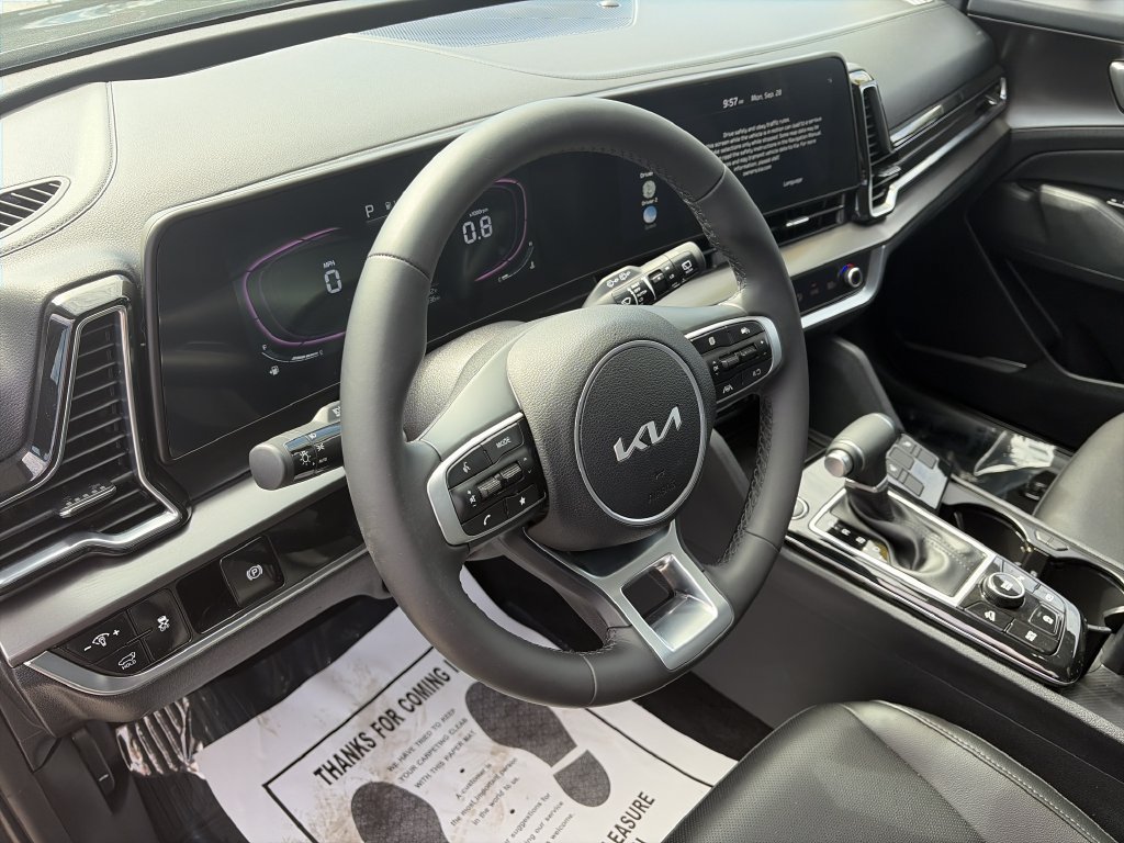 Used 2025 Kia Sportage EX w/ Premium Package FWD image 11