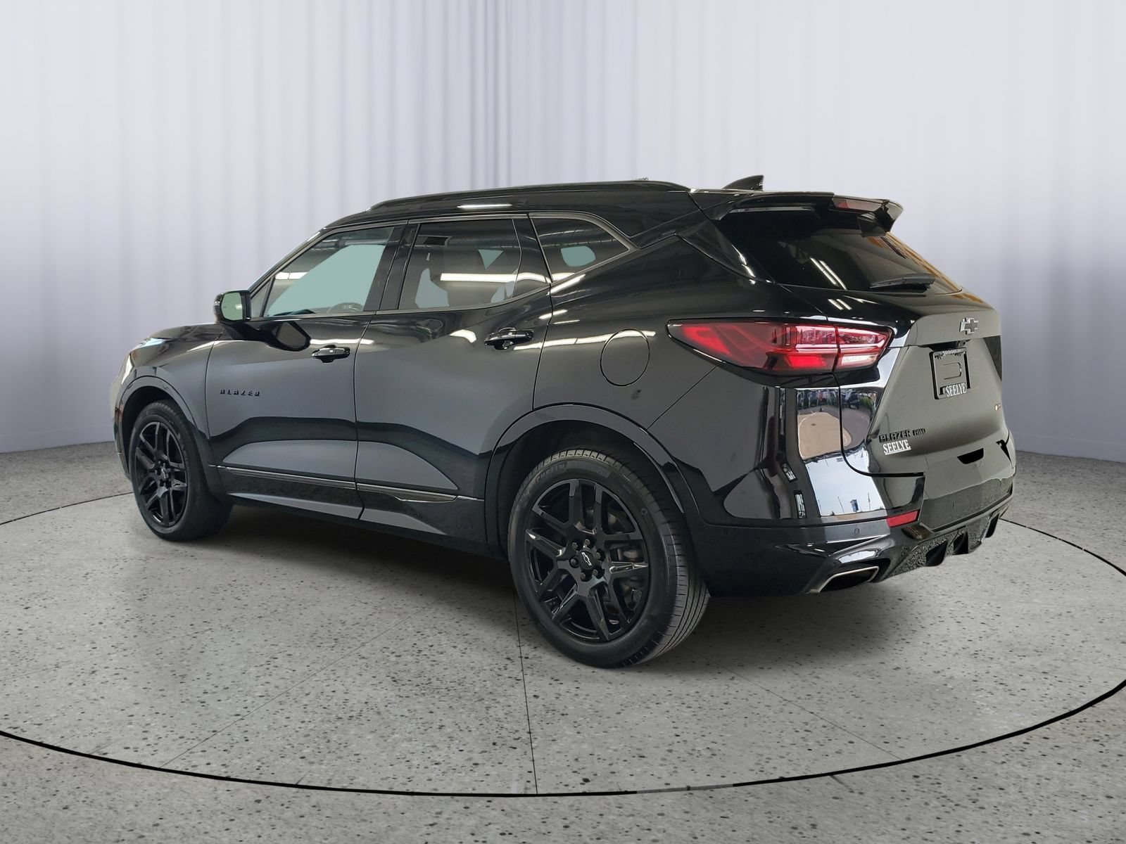 Used 2025 Chevrolet Blazer RS w/ Driver Confidence II Package AWD/4WD image 3