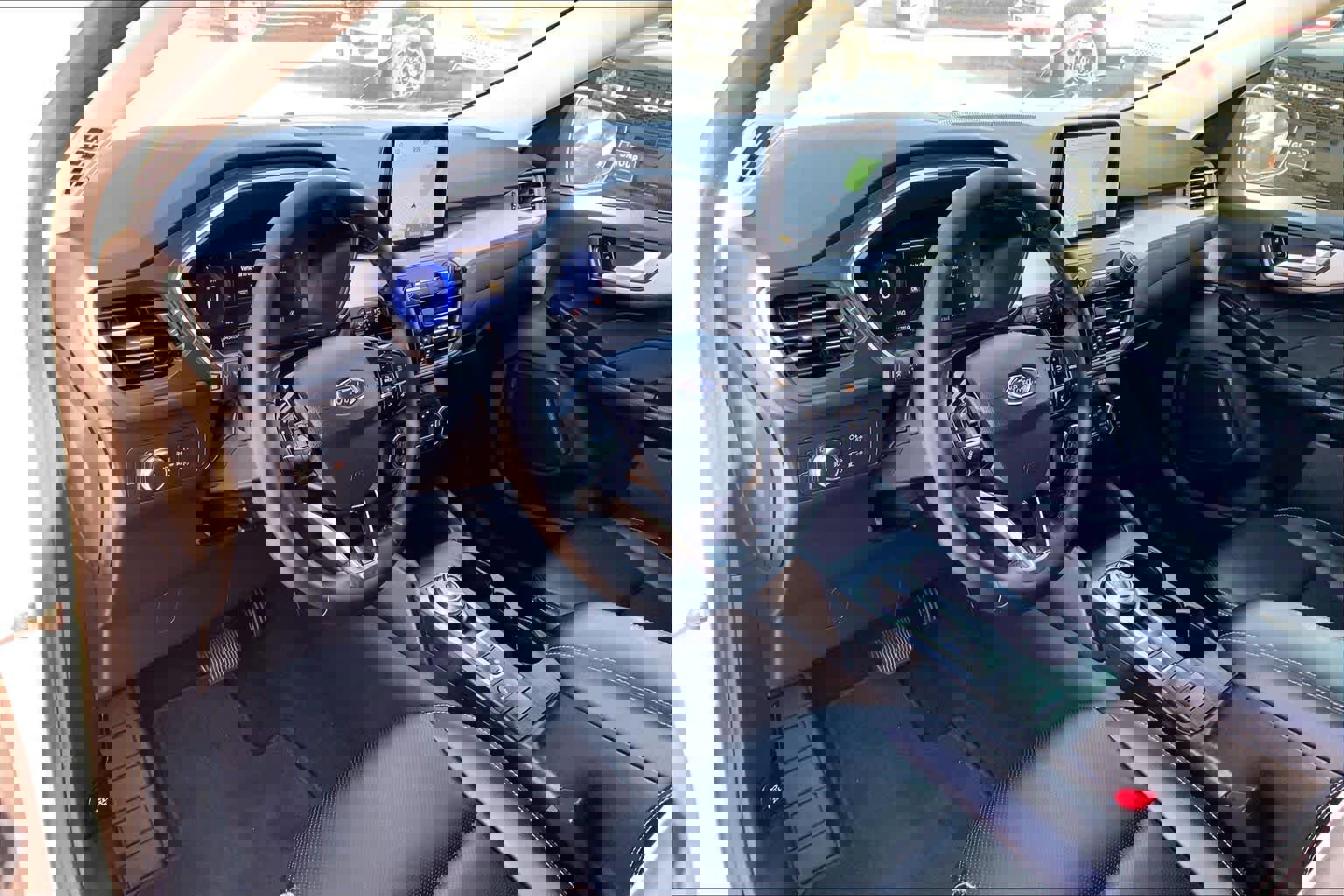 Certified 2022 Ford Escape SEL w/ Technology Package image 16