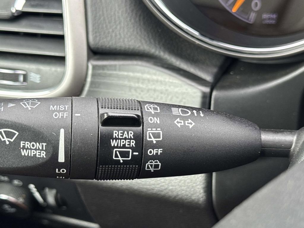 Used 2020 Jeep Grand Cherokee Laredo RWD image 29