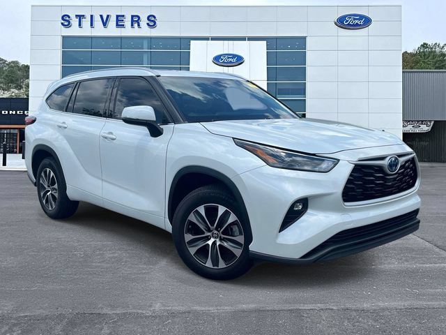 Used 2022 Toyota Highlander XLE