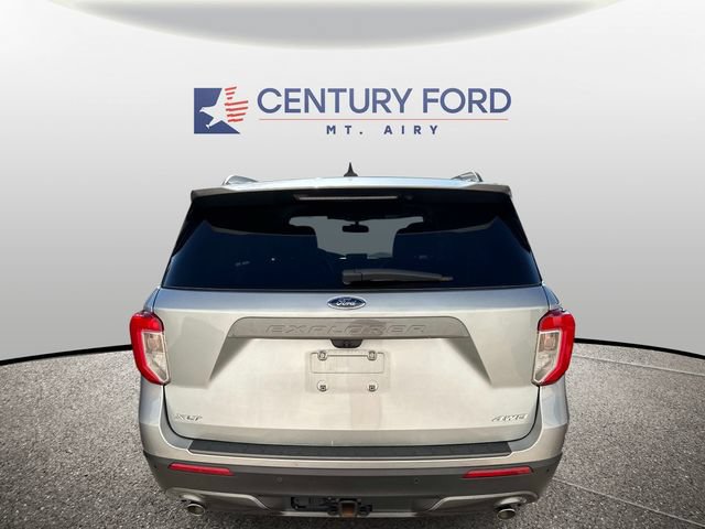 Certified 2023 Ford Explorer XLT w/ Equipment Group 202A AWD/4WD image 3