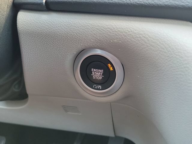 Used 2024 Chrysler Pacifica Touring-L FWD image 26