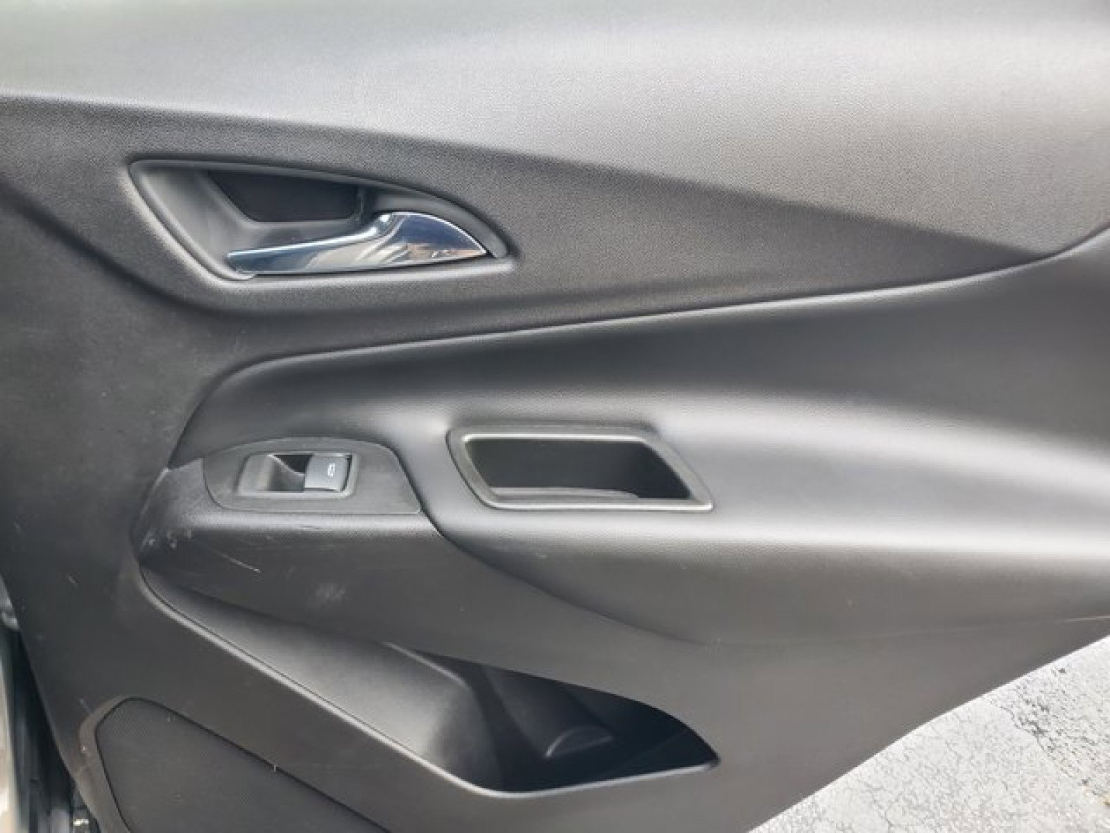 Used 2019 Chevrolet Equinox LT image 32