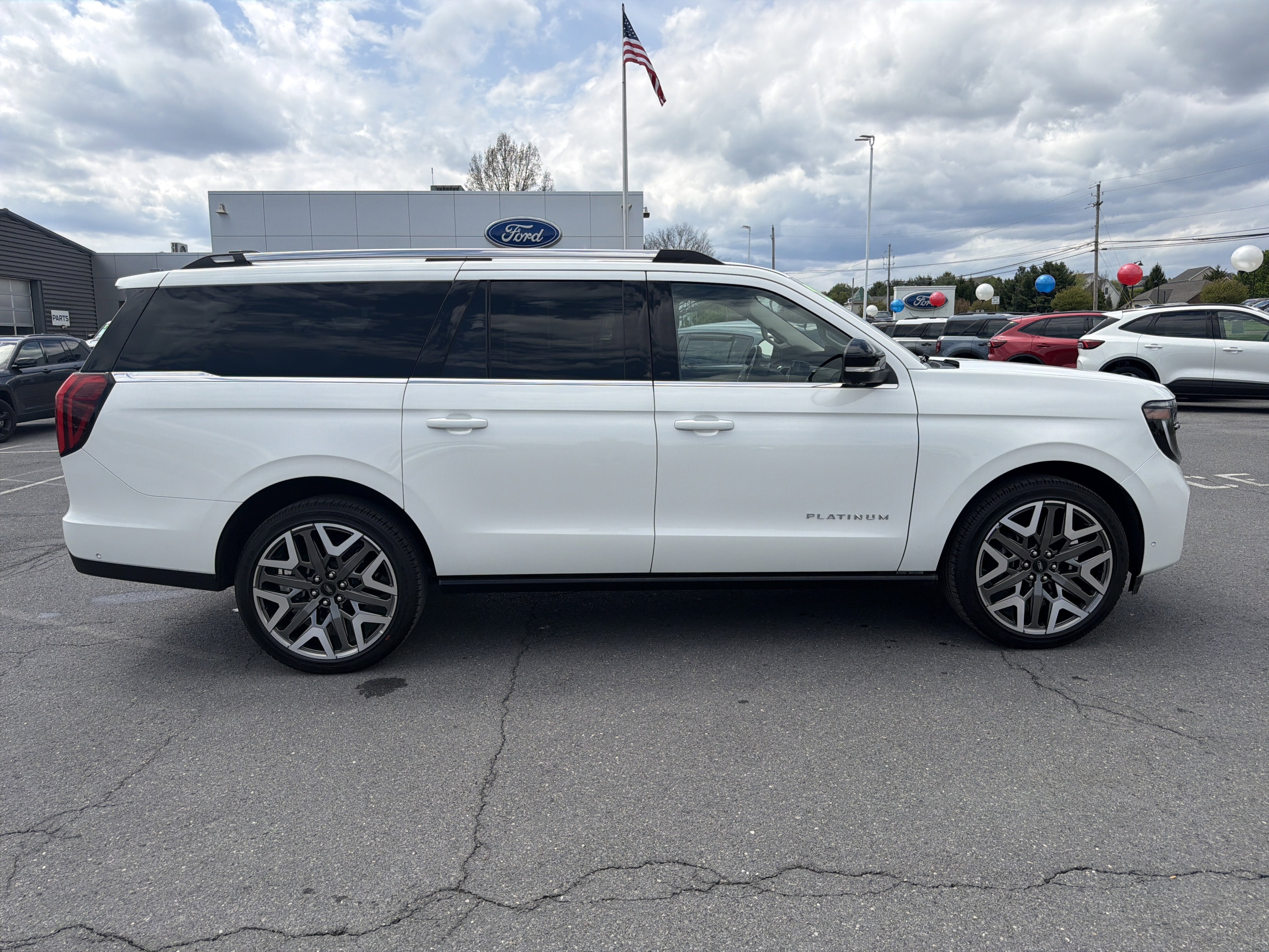 Certified 2025 Ford Expedition Max Platinum w/ Platinum Ultimate Package AWD/4WD image 2