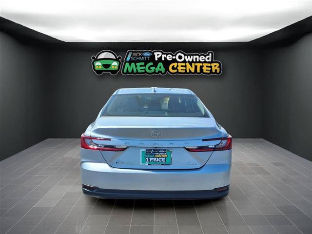 Used 2025 Toyota Camry LE FWD image 22