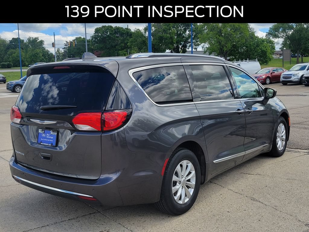 Used 2019 Chrysler Pacifica Touring-L FWD image 4