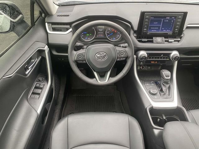 Used 2022 Toyota RAV4 XLE Premium image 15