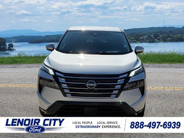Used 2024 Nissan Rogue SV FWD image 8