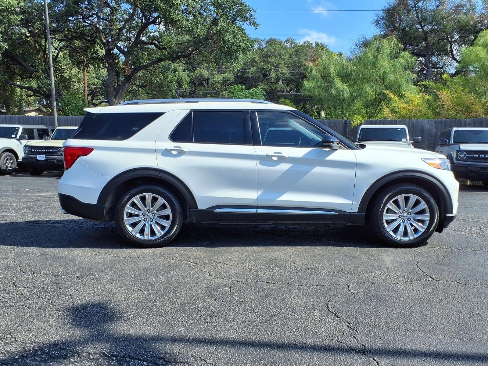 Certified 2023 Ford Explorer Limited w/ Hybrid Equipment Group 310A RWD image 5