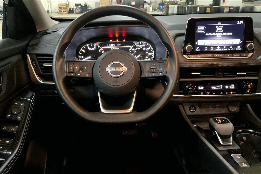 Used 2024 Nissan Rogue SV image 7