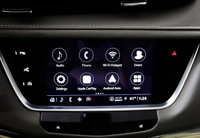 Used 2022 Cadillac XT5 Premium Luxury w/ Technology Package image 14