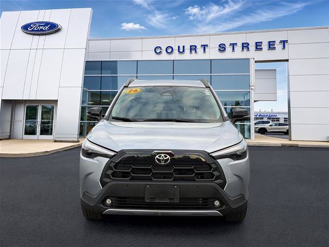 Used 2026 Toyota Corolla Cross XLE FWD image 2