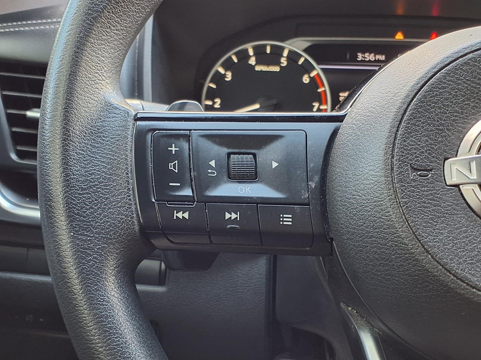 Used 2023 Nissan Rogue SV FWD image 24