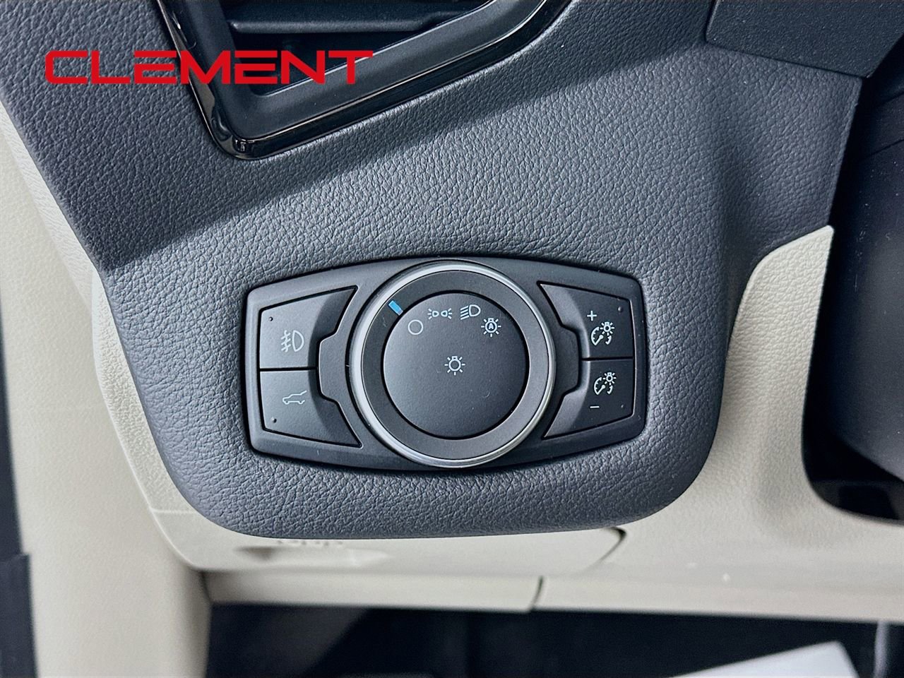 Certified 2018 Ford Escape Titanium w/ Ford Safe & Smart Package image 12