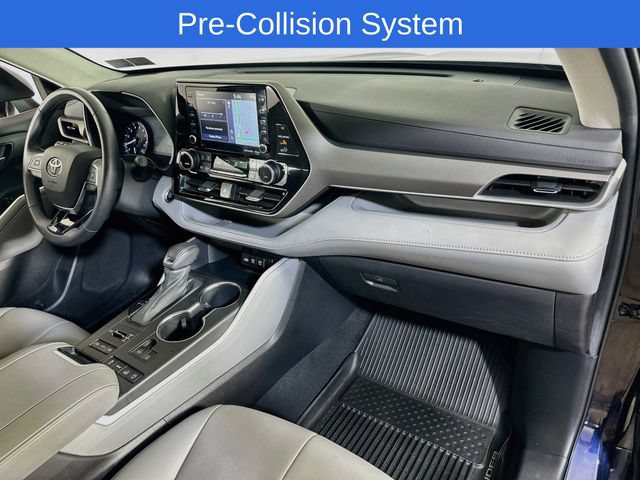 Used 2020 Toyota Highlander XLE AWD/4WD image 14