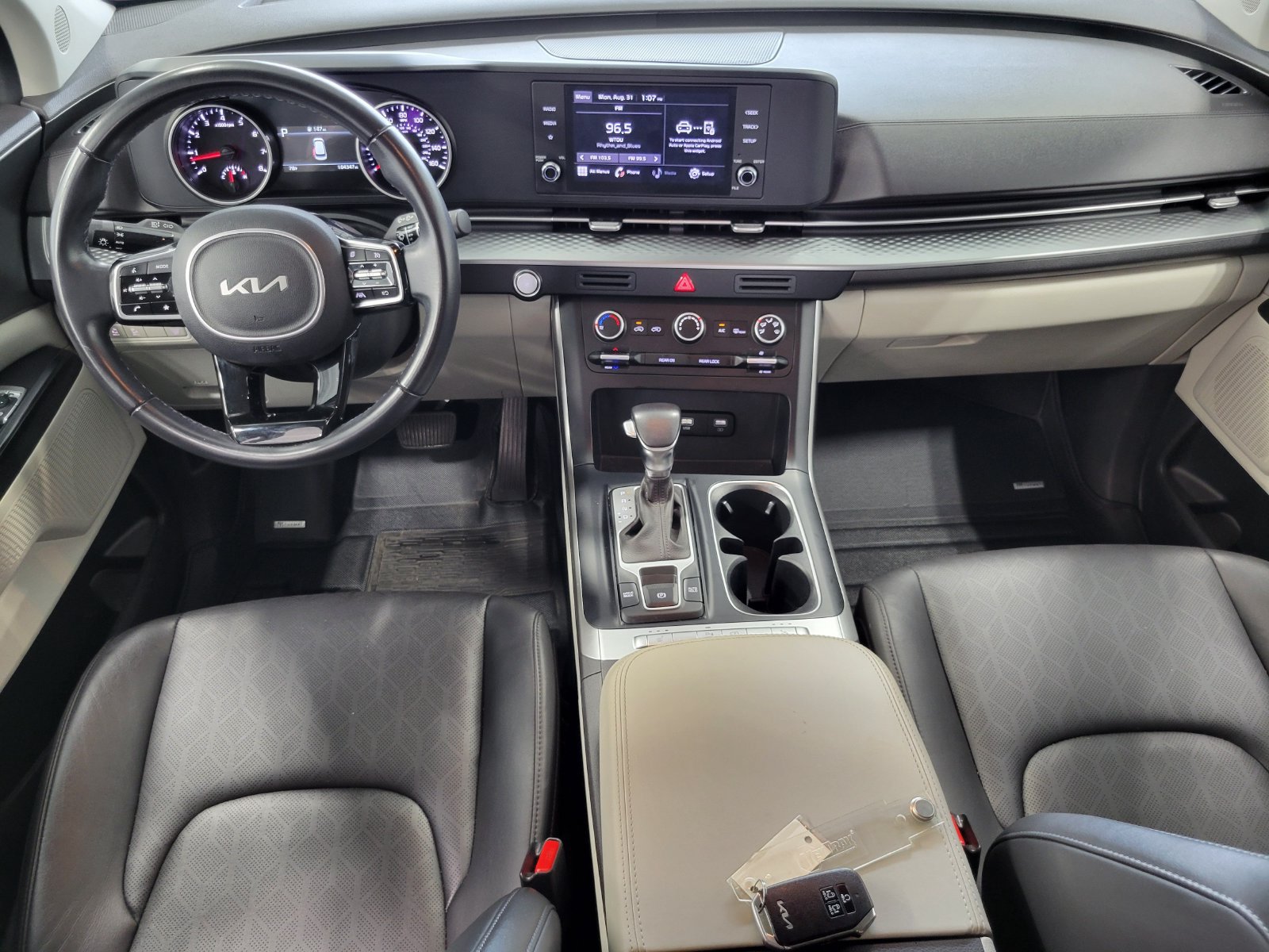 Used 2022 Kia Carnival LX w/ Paint Protection Package FWD image 26