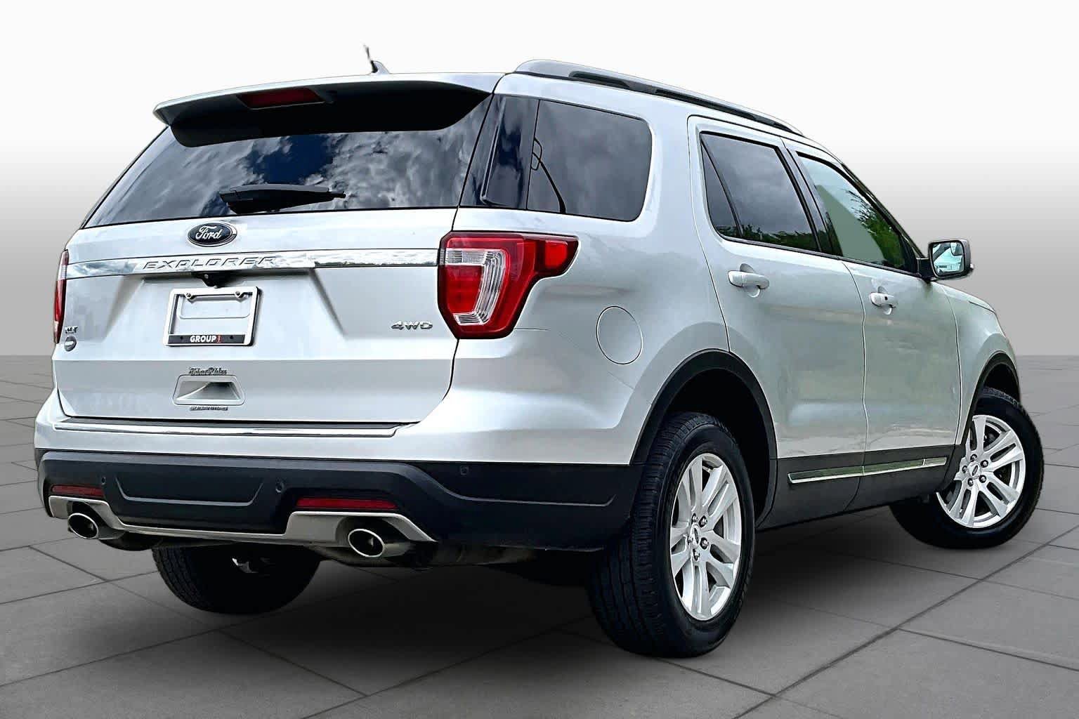 Certified 2018 Ford Explorer XLT w/ Equipment Group 201A AWD/4WD image 13