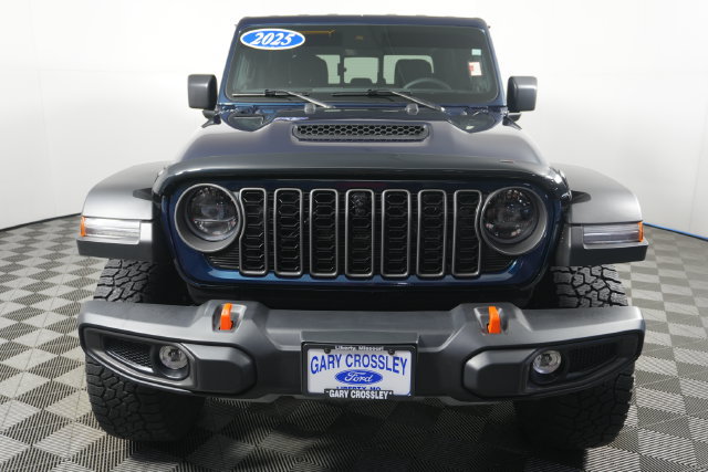 Used 2025 Jeep Gladiator Mojave w/ Safety Group AWD/4WD image 8
