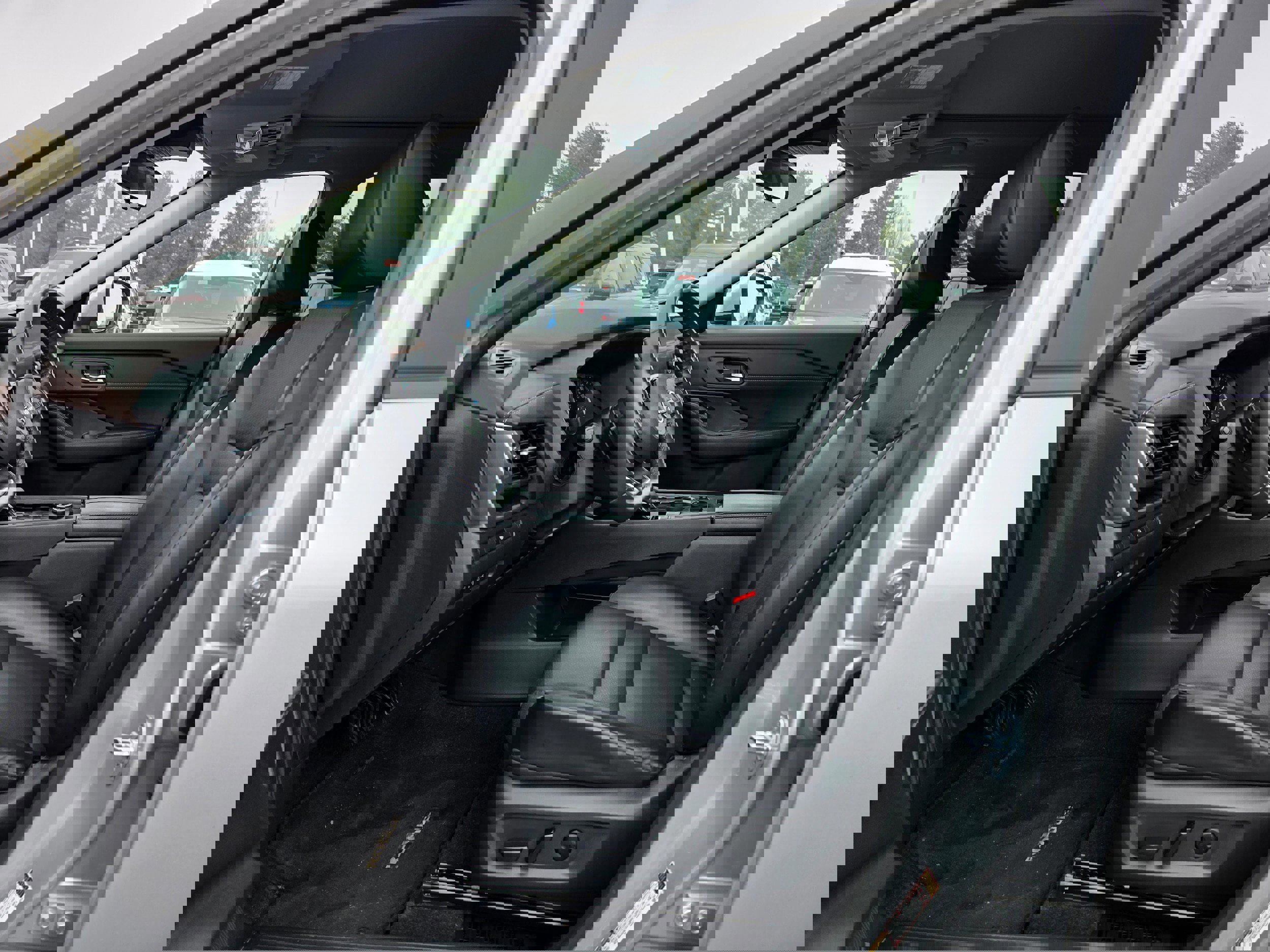 Used 2023 Nissan Rogue SV w/ SV Premium B Package image 20