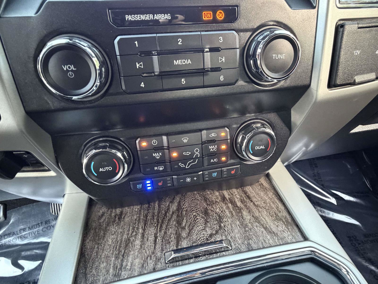 Certified 2019 Ford F250 Lariat w/ Lariat Ultimate Package AWD/4WD image 10