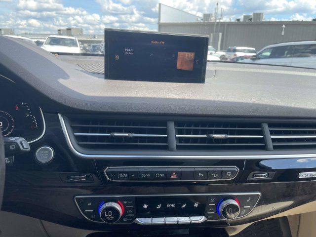 Used 2017 Audi Q7 3.0T Prestige AWD/4WD image 27