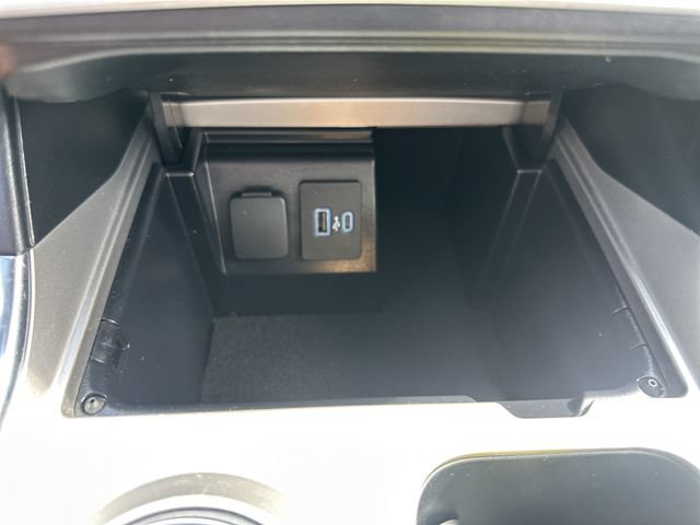 Certified 2023 Ford Explorer XLT w/ Equipment Group 202A AWD/4WD image 40