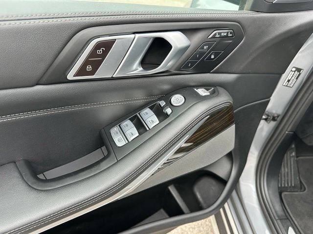 Used 2024 BMW X7 xDrive40i AWD/4WD image 41