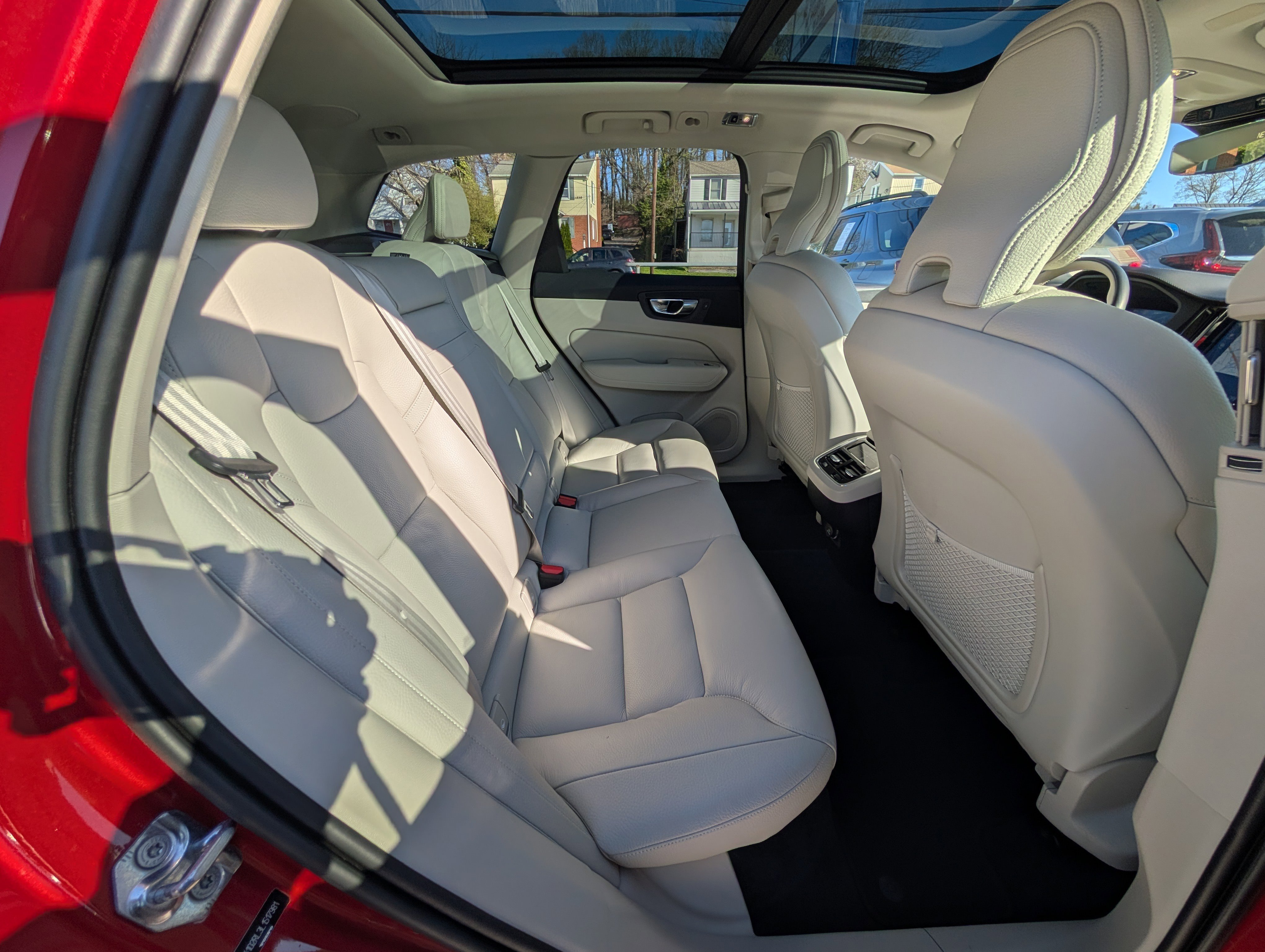 Used 2020 Volvo XC60 T5 Inscription w/ Protection Package Premier image 13