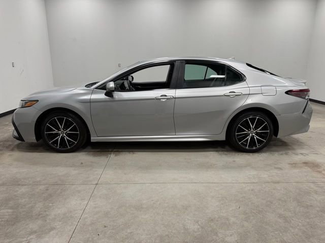 Used 2021 Toyota Camry SE image 8