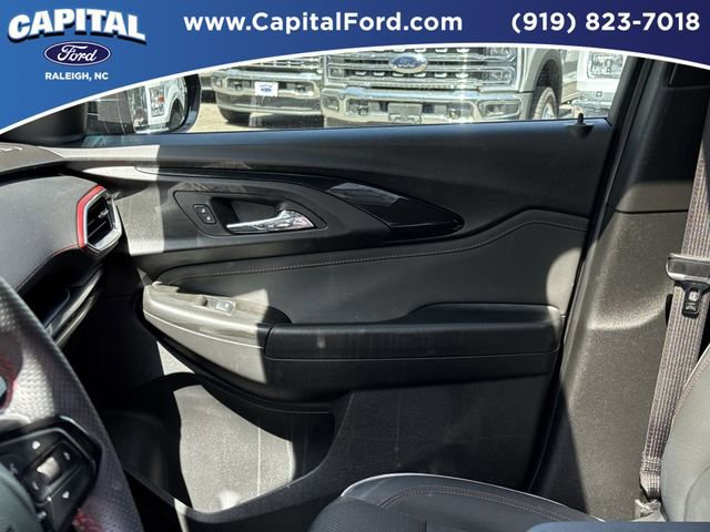 Used 2023 Chevrolet TrailBlazer RS w/ Sun and Liftgate Package FWD image 29