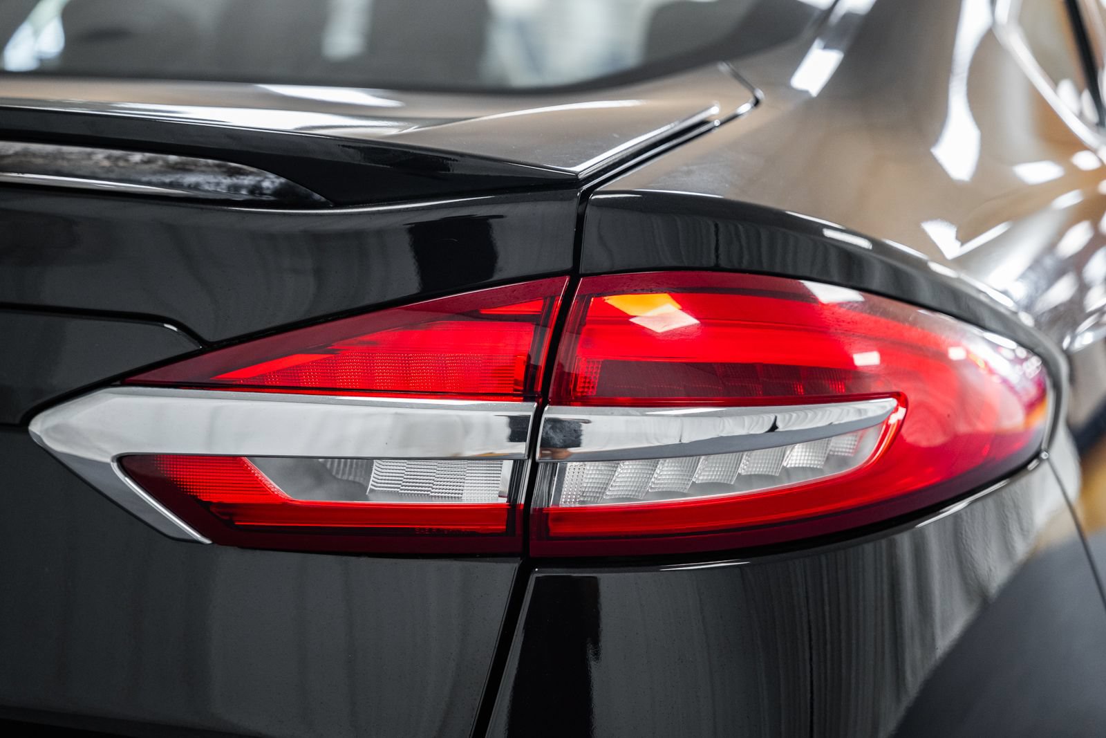 Certified 2019 Ford Fusion Titanium AWD/4WD image 7