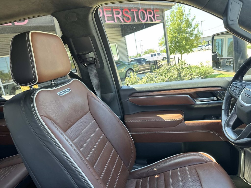 Used 2024 GMC Sierra 3500 Denali Ultimate AWD/4WD image 12